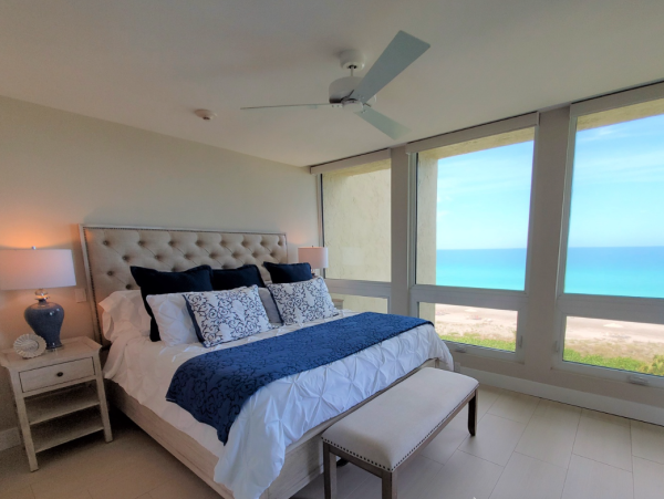 Luxurious Beachfront Condo in Longboat Key Florida - Stunning Gulf Views